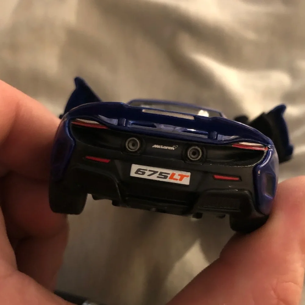 McLaren 675LT 1:36 scale pull back action